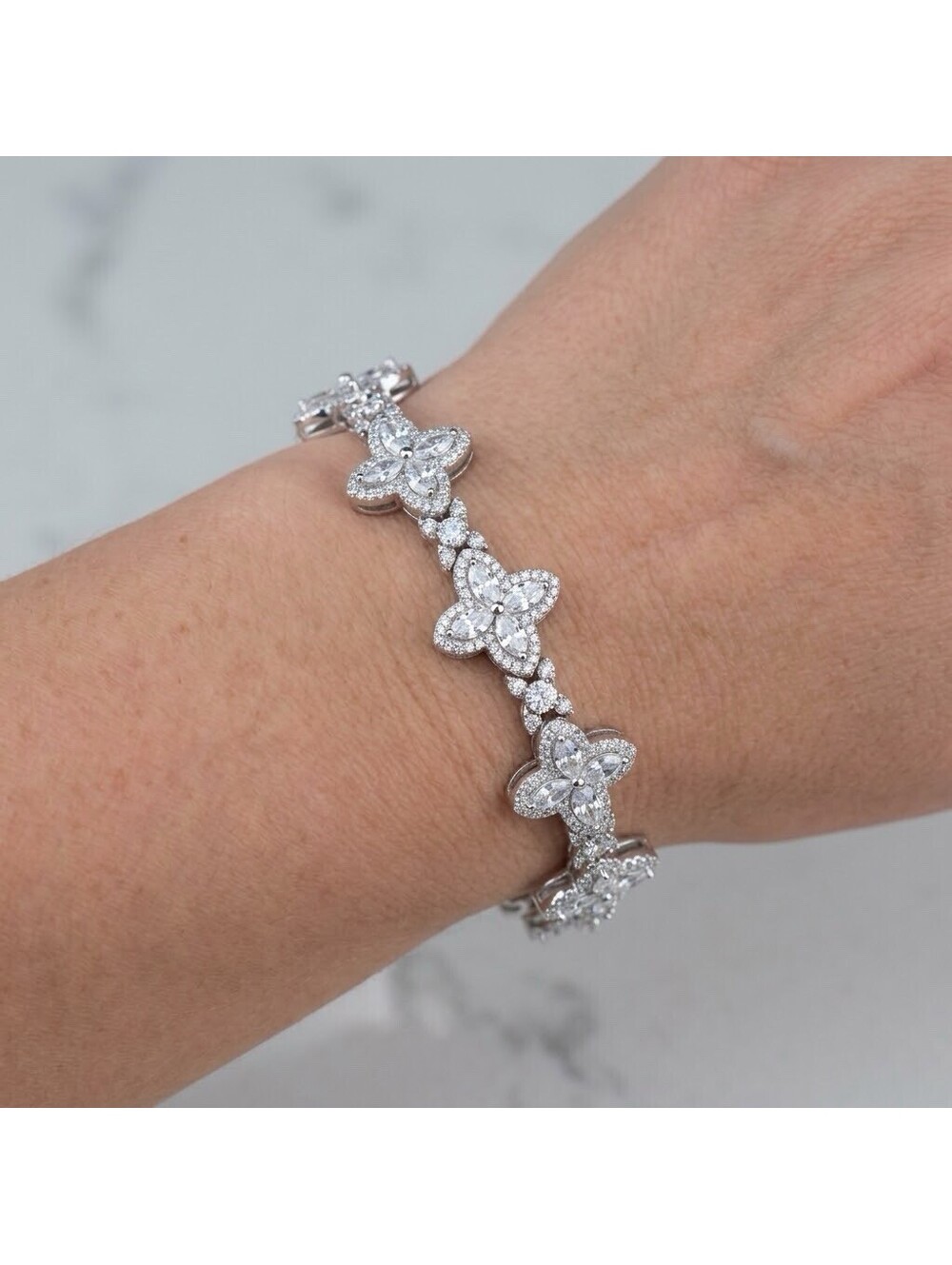 Grandeur Jewels 925 Sterling Silver Moissanite Flower Link Tennis Bracelet